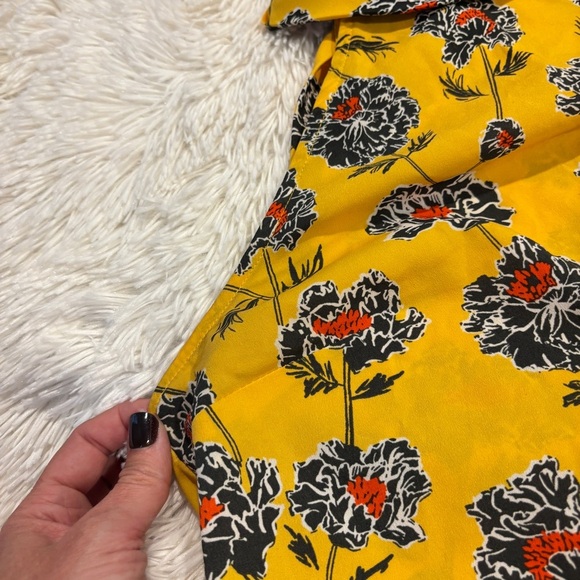 BANANA REPUBLIC Floral Bow Neck Halter Top Yellow woman’s medium - Picture 4 of 13